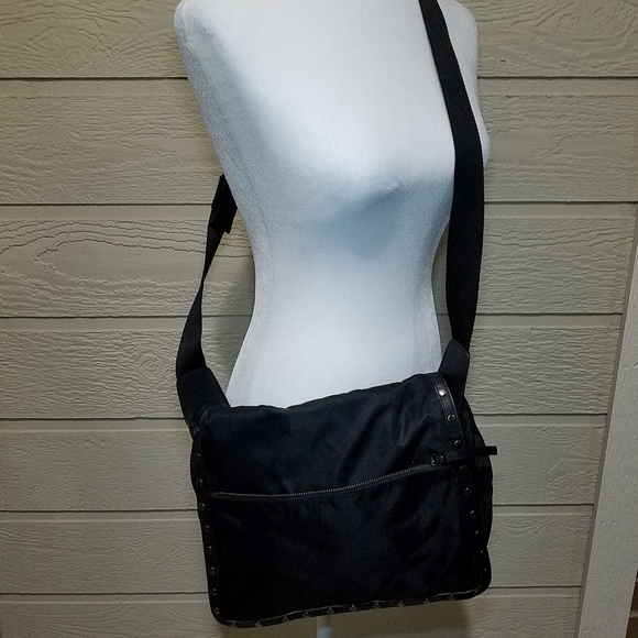 nine west messenger bags